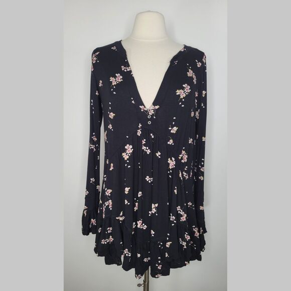 FREE PEOPLE Dark Floral Micro Mini Dress Size XS Olivia Bell Sleeve V Neck Tunic - Picture 1 of 15